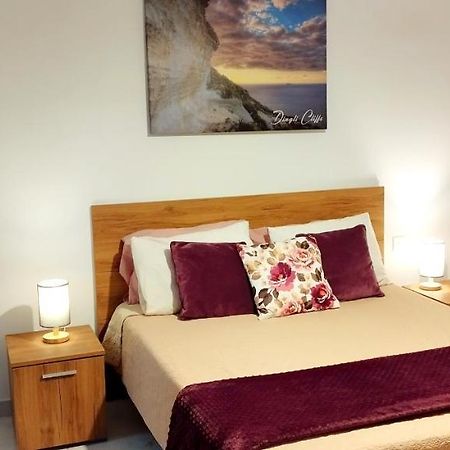 Large And Modern Apartment In The Centre Of Malta موستا المظهر الخارجي الصورة