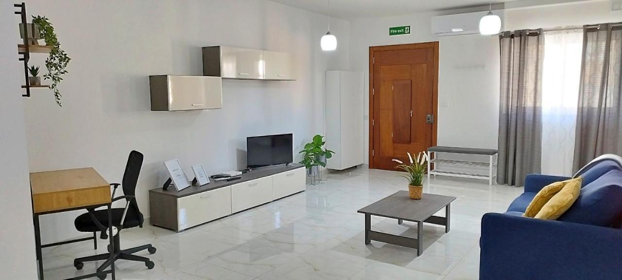 Large And Modern Apartment In The Centre Of Malta موستا المظهر الخارجي الصورة