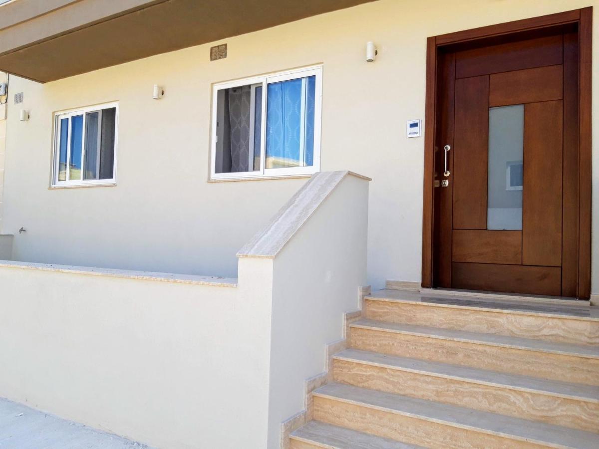 Large And Modern Apartment In The Centre Of Malta موستا المظهر الخارجي الصورة