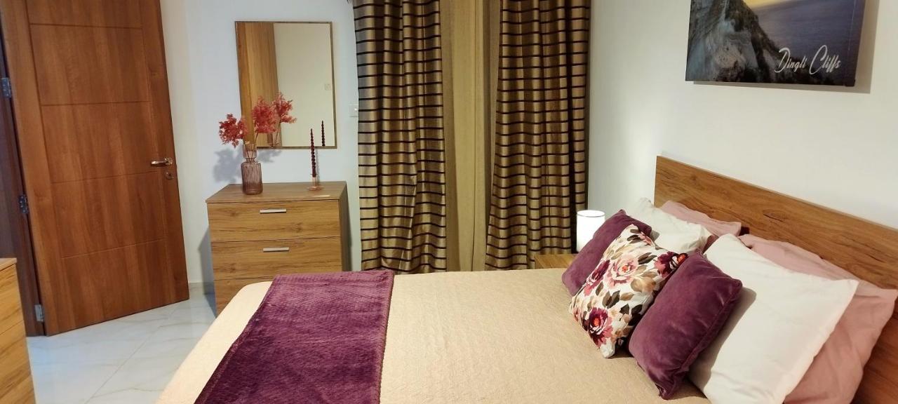 Large And Modern Apartment In The Centre Of Malta موستا المظهر الخارجي الصورة
