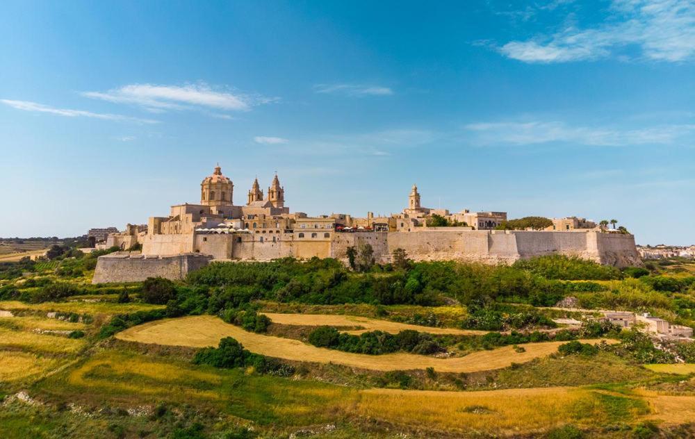 Large And Modern Apartment In The Centre Of Malta موستا المظهر الخارجي الصورة