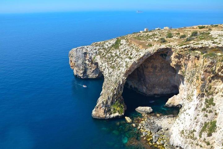 Large And Modern Apartment In The Centre Of Malta موستا المظهر الخارجي الصورة
